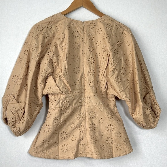 ASOS Eyelet Top NWT Women’s 4 Stone Tan Ruched Puff Sleeve Vneck Back Zipper - Picture 8 of 12